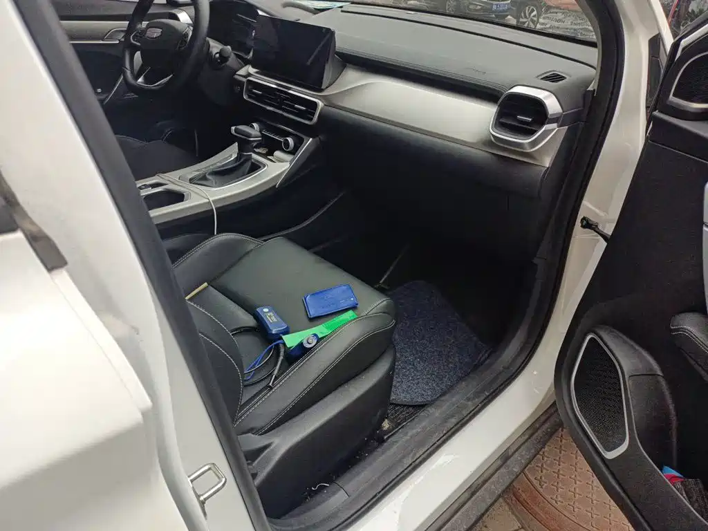 Geely Binyue — миниатюра 19