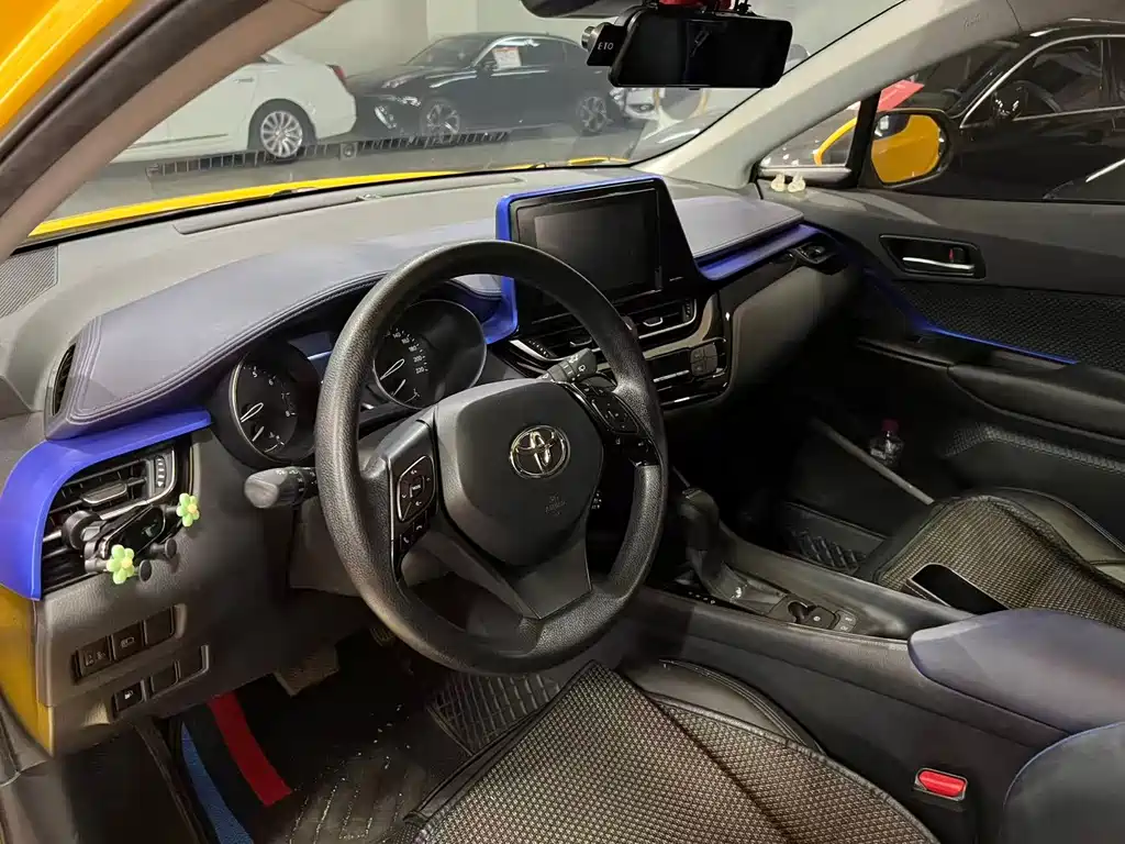 Toyota C-HR — миниатюра 6