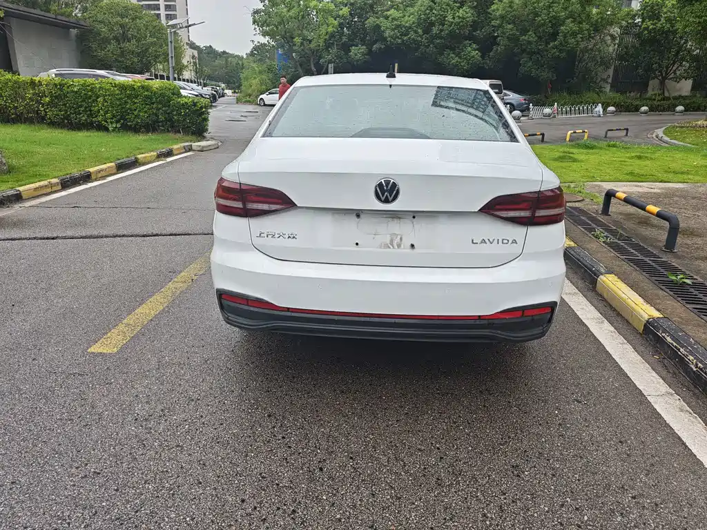 Volkswagen Lavida — миниатюра 6