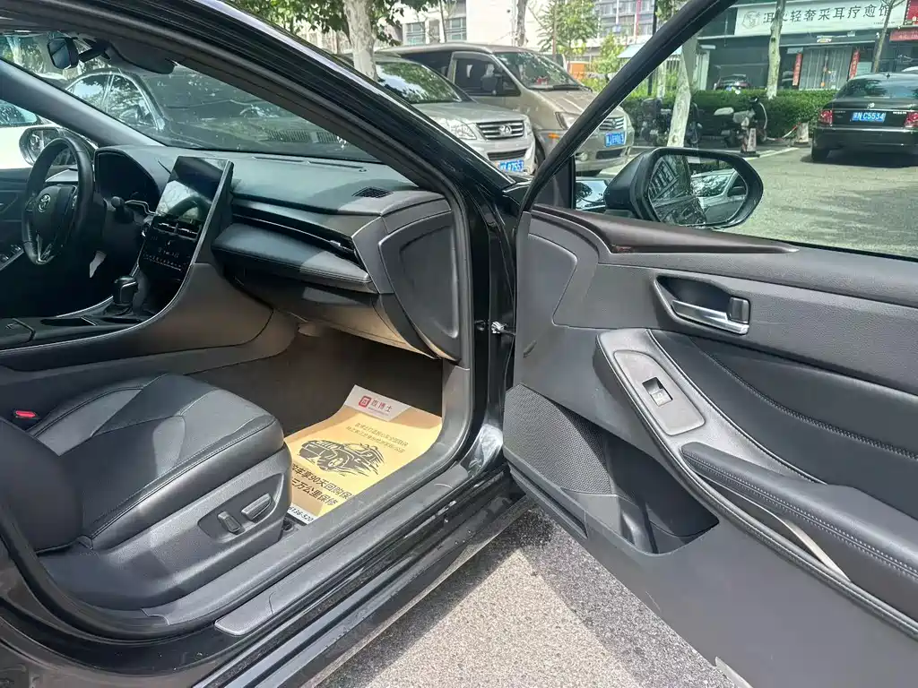Toyota Avalon — миниатюра 7
