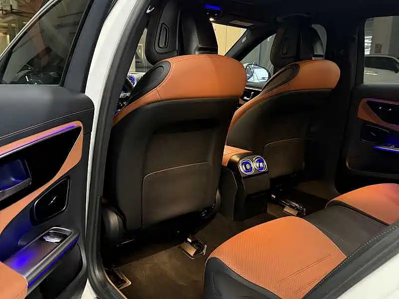 Mercedes-Benz C-Class — миниатюра 7