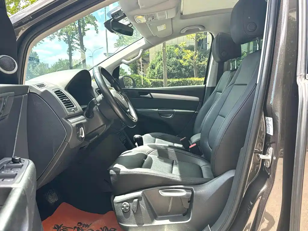 Volkswagen Sharan — миниатюра 4
