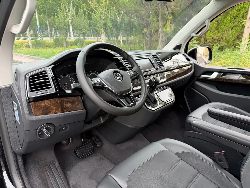 Volkswagen Multivan — миниатюра 17