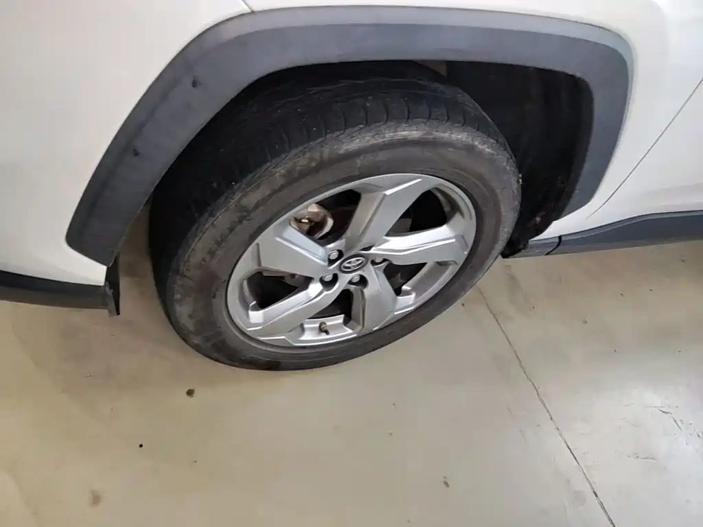 Toyota RAV4 — миниатюра 23