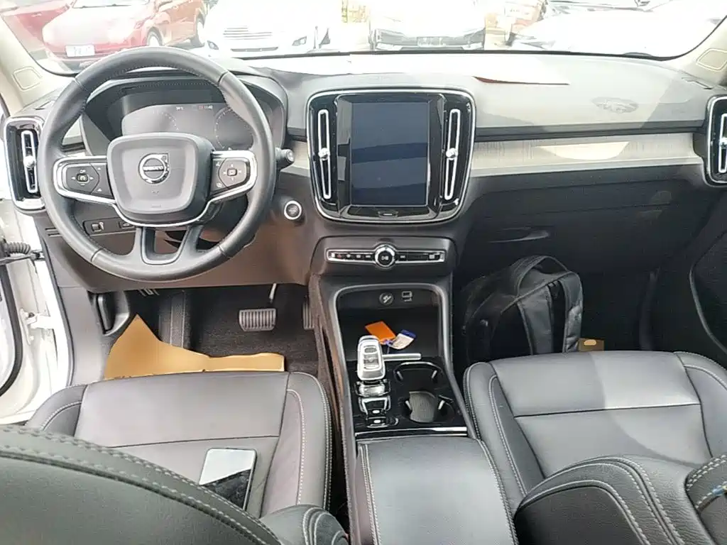 Volvo XC40 — миниатюра 10