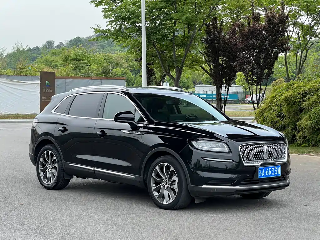 Lincoln Nautilus 2021 2.0T Premium