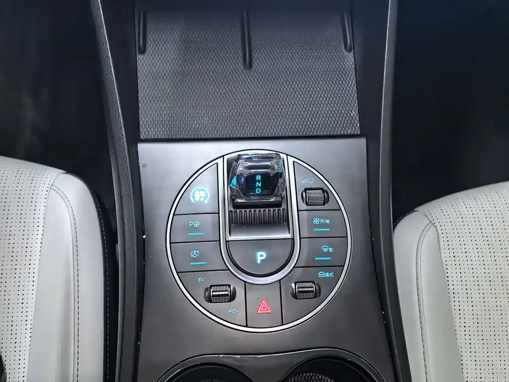 BYD Seal 05 DM-i — миниатюра 13