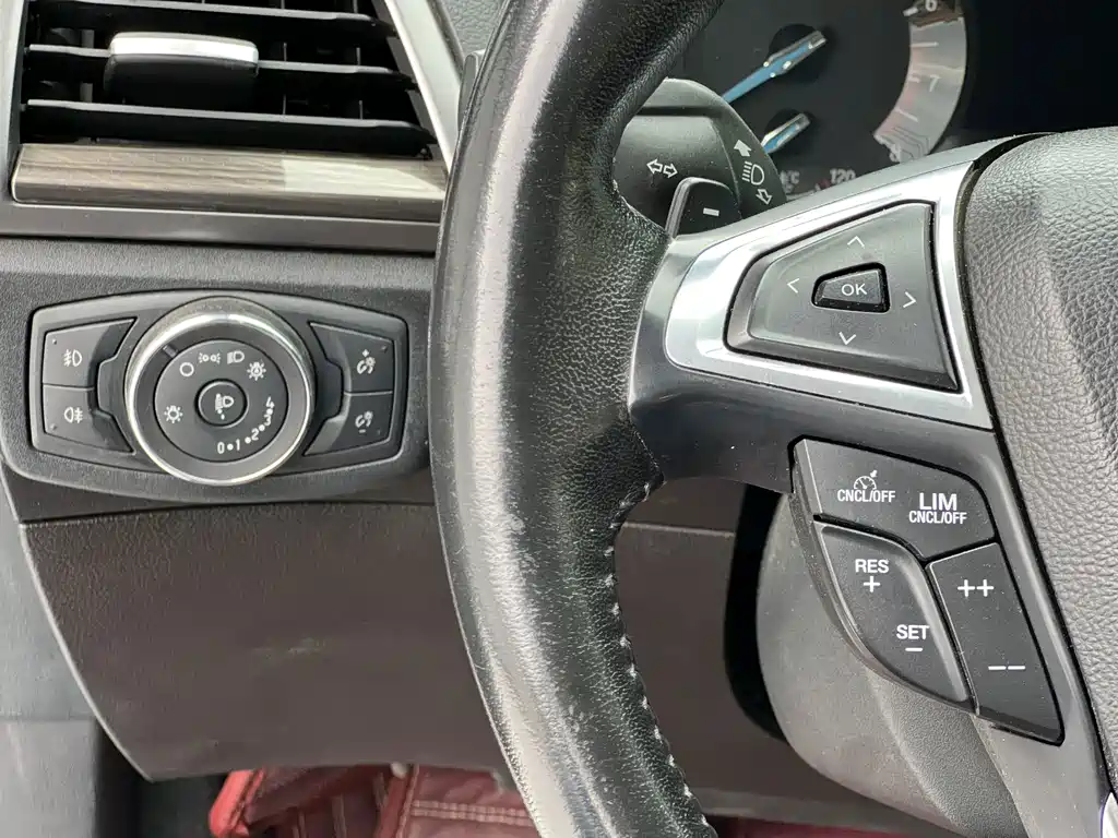 Ford Mondeo — миниатюра 9