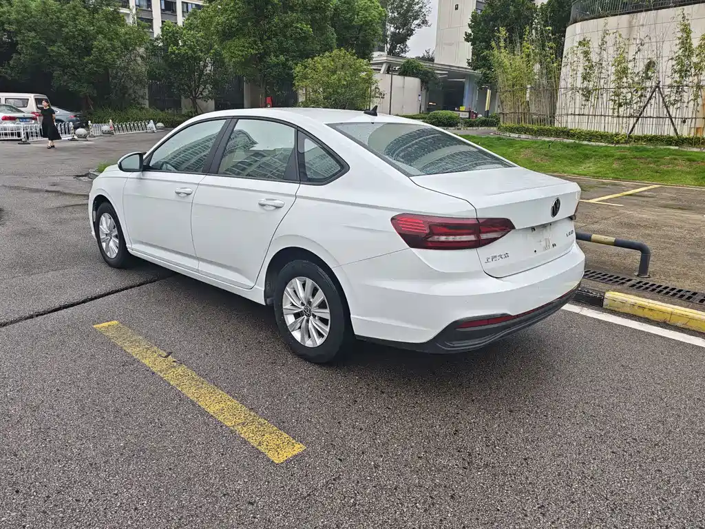 Volkswagen Lavida — миниатюра 5