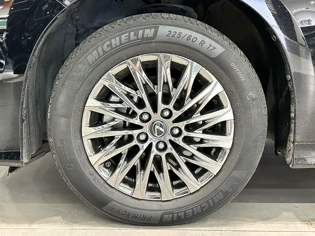 Lexus LM — миниатюра 7