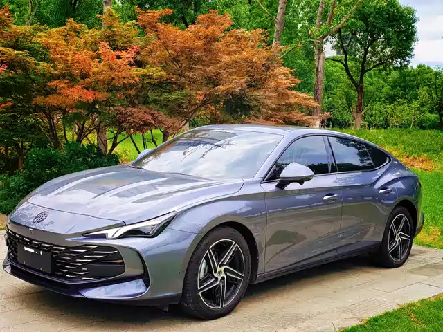 2023 MG MG7