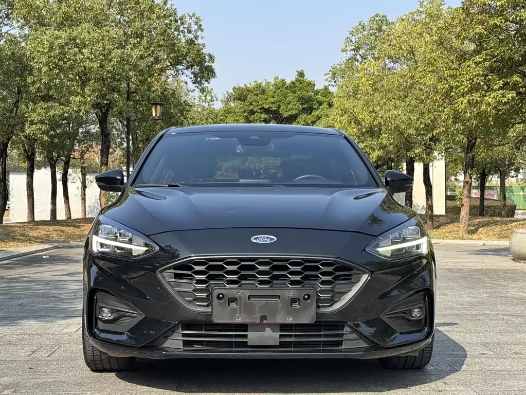 FORD FOX