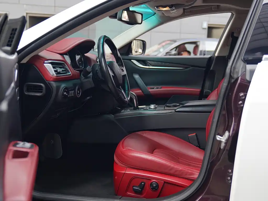 Maserati Ghibli 3.0T Standard Edition, фото 4