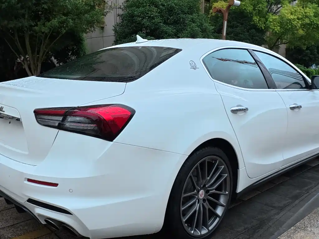 MASERATI GHIBLI
