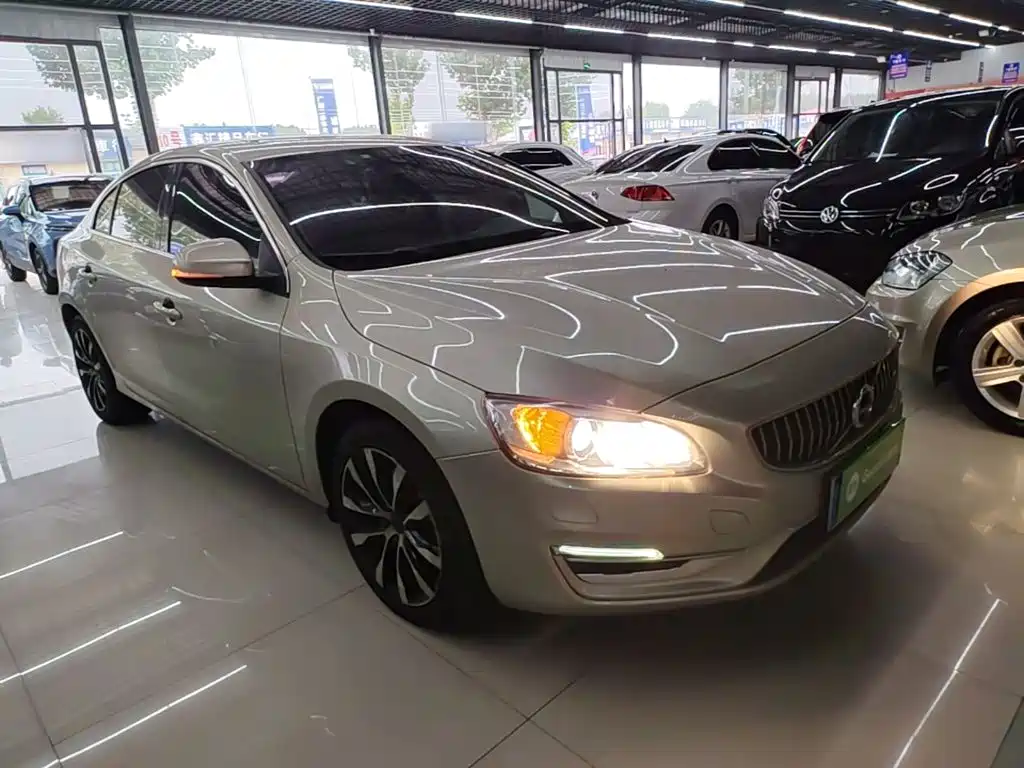 Volvo S60 — миниатюра 4
