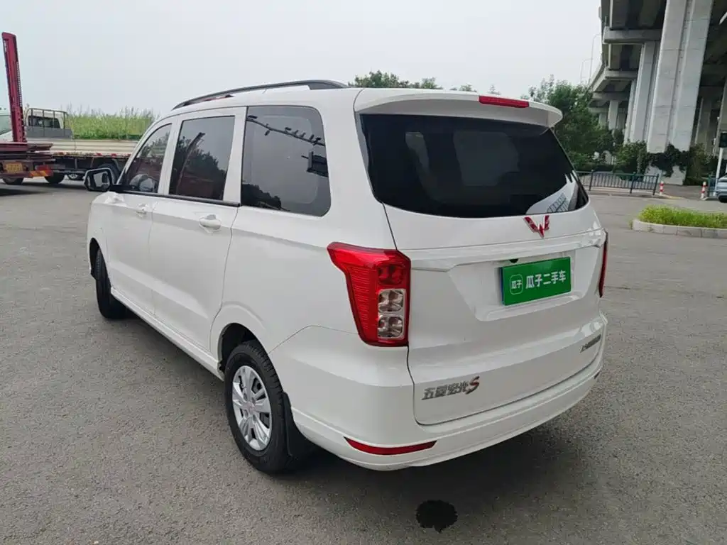 Wuling Hongguang — миниатюра 5