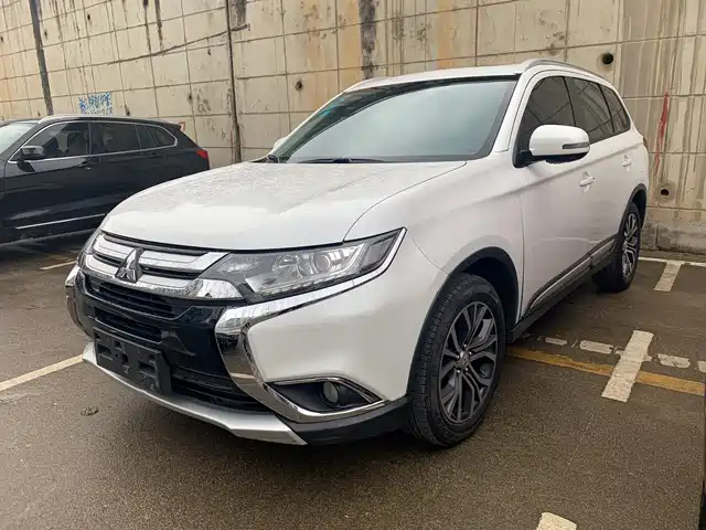 mitsubishi outlander