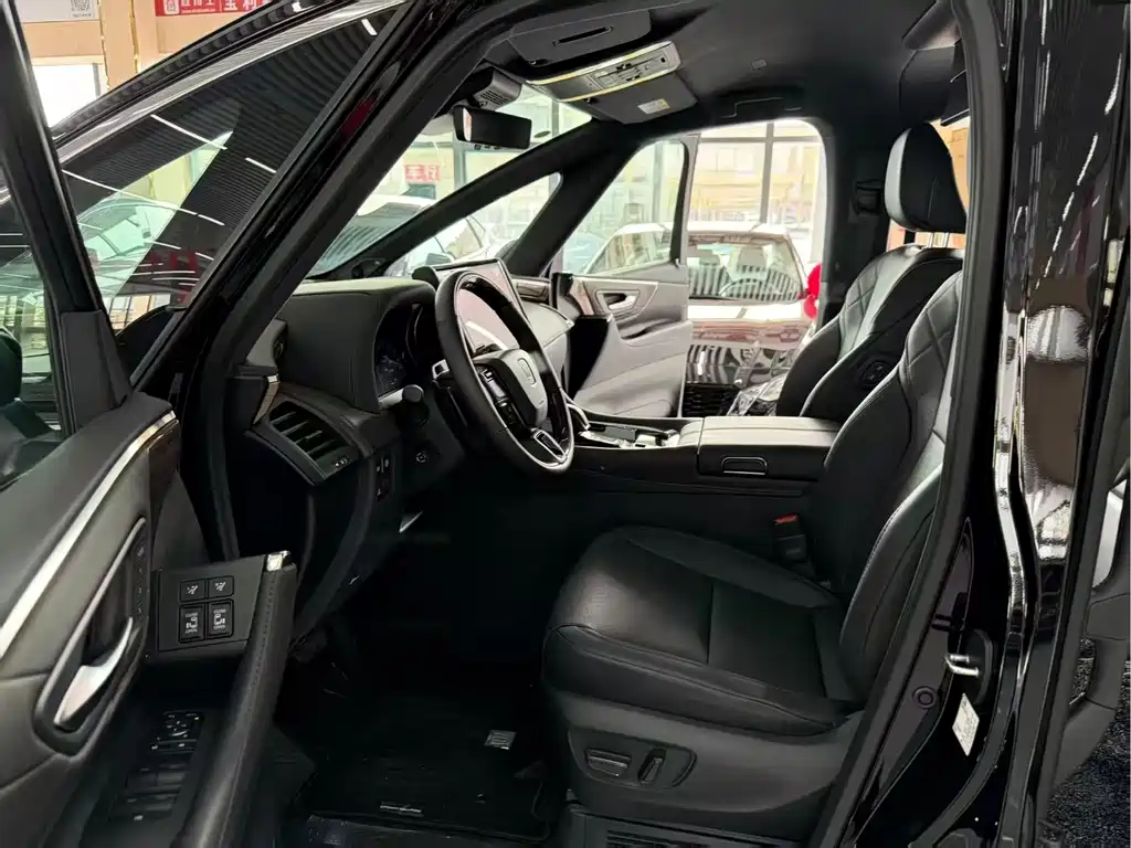 Toyota Vellfire — миниатюра 7