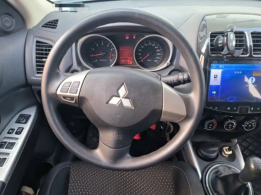Mitsubishi ASX — миниатюра 6