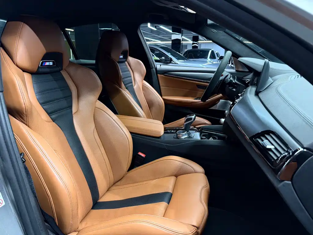 BMW M5 — миниатюра 10