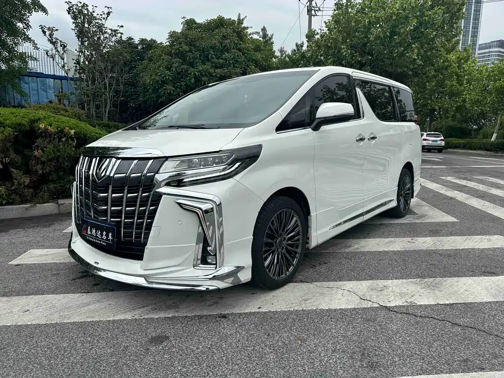 Купить Toyota Alphard