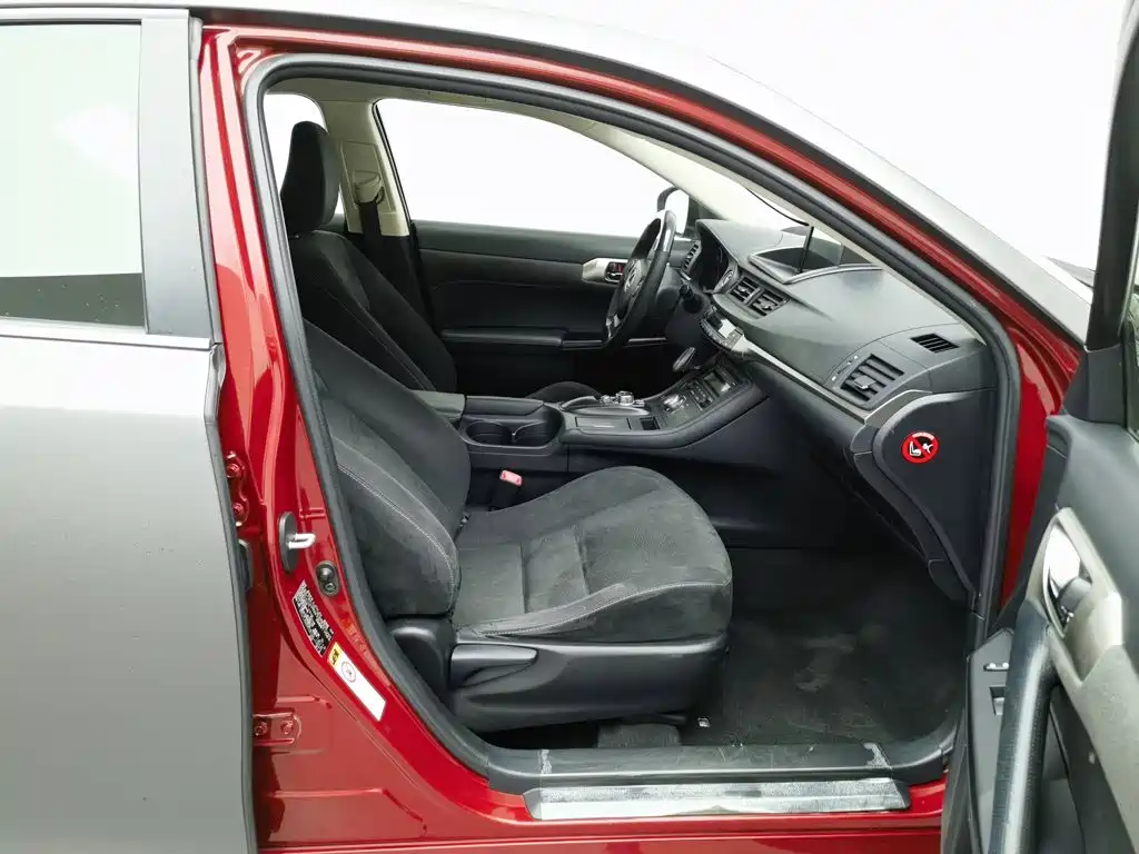 Lexus CT — миниатюра 23