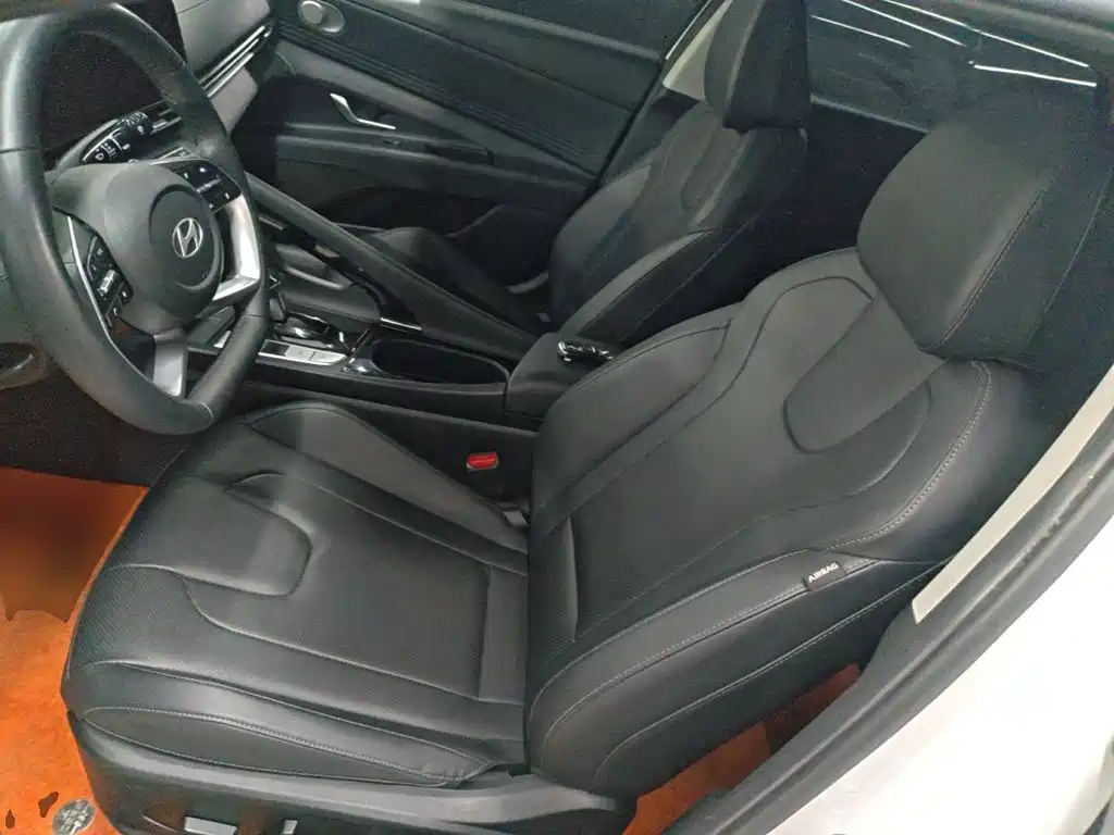 Hyundai Elantra — миниатюра 15