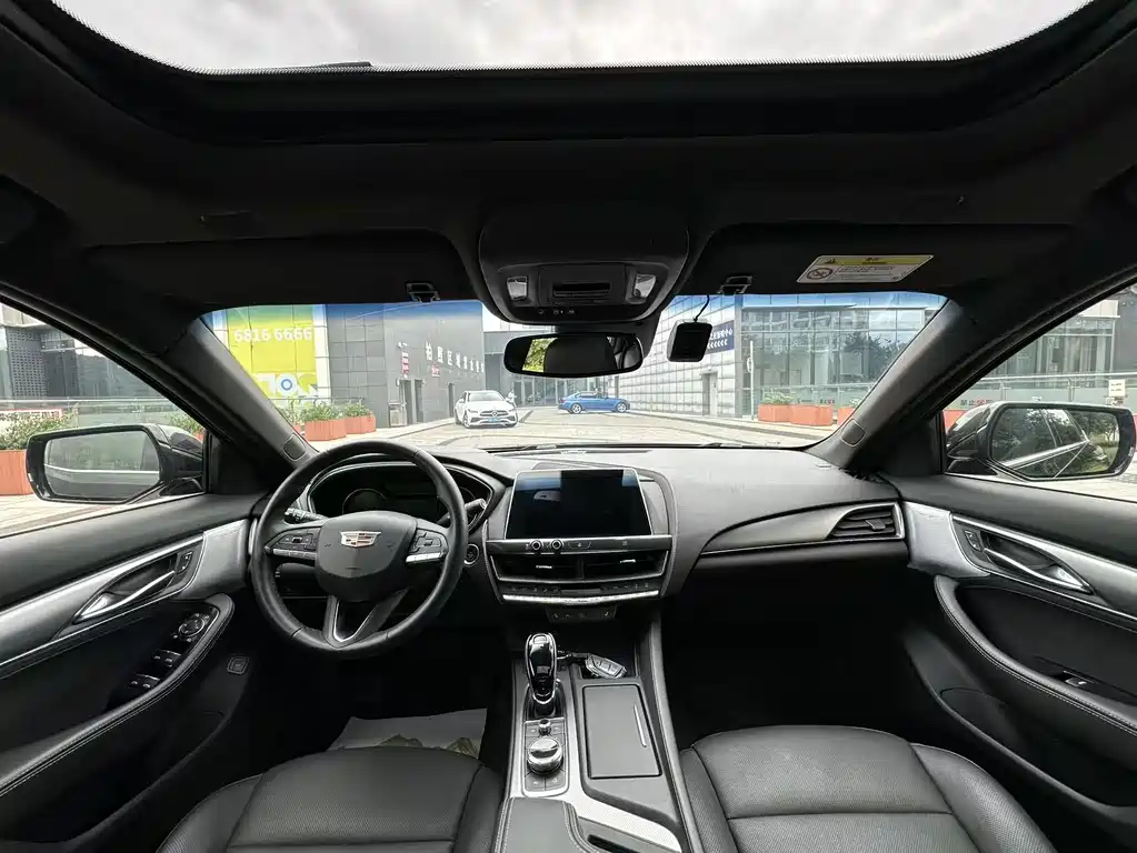 Cadillac CT5 — миниатюра 5