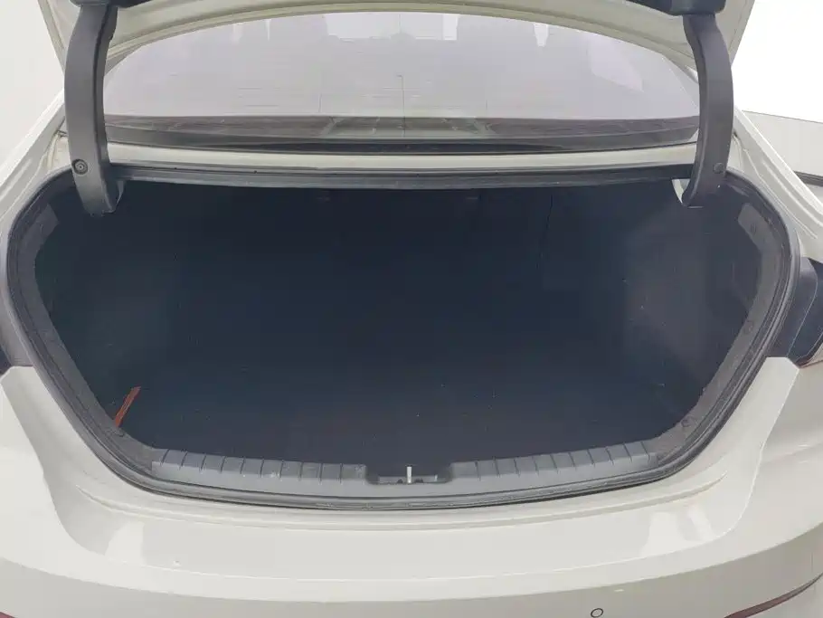 Hyundai Elantra — миниатюра 4
