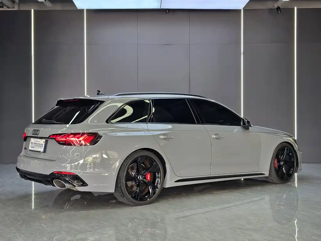 Audi RS 4 — миниатюра 8