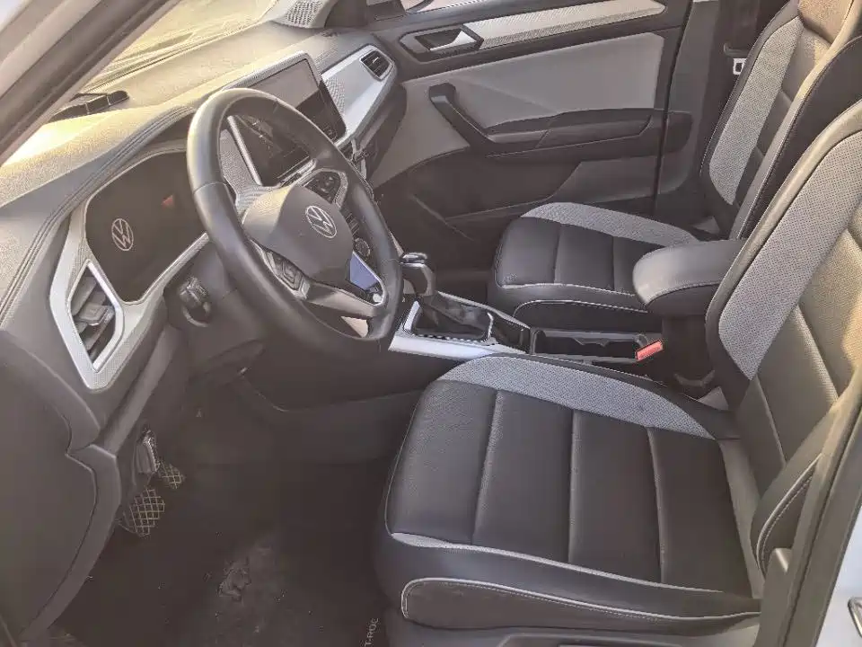 Volkswagen T-Roc — миниатюра 7
