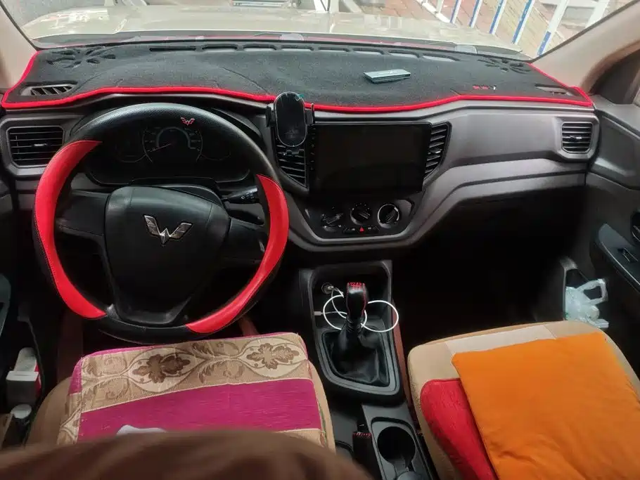 Wuling Hongguang V — миниатюра 12