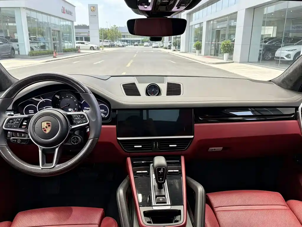 Porsche Cayenne — миниатюра 7