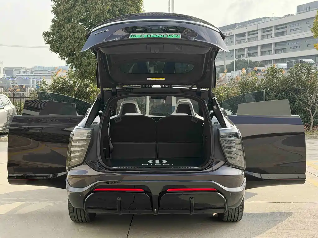 HiPhi HiPhi X — миниатюра 10