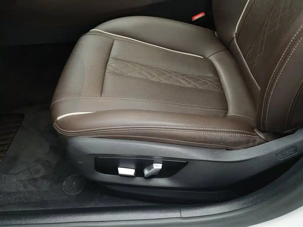 BMW 5 Series — миниатюра 20