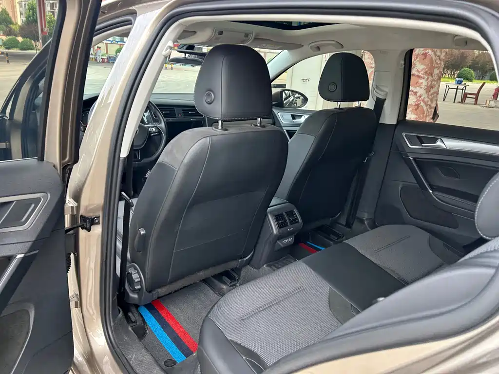Volkswagen Golf — миниатюра 8