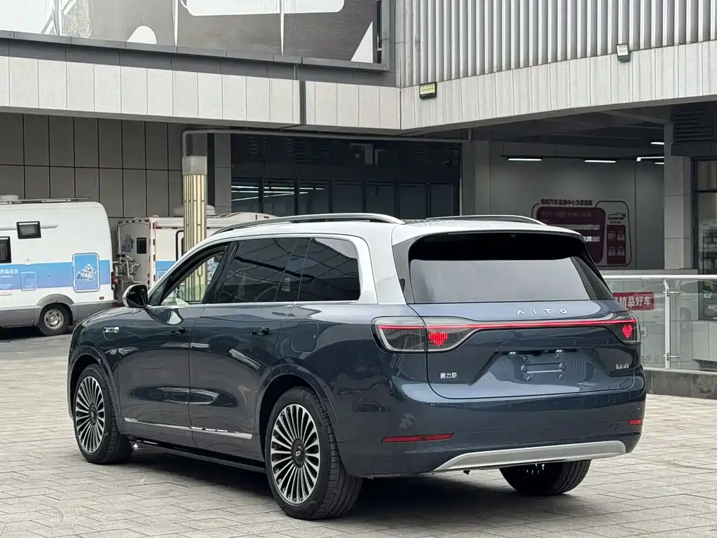 AITO ASK THE WORLD M9