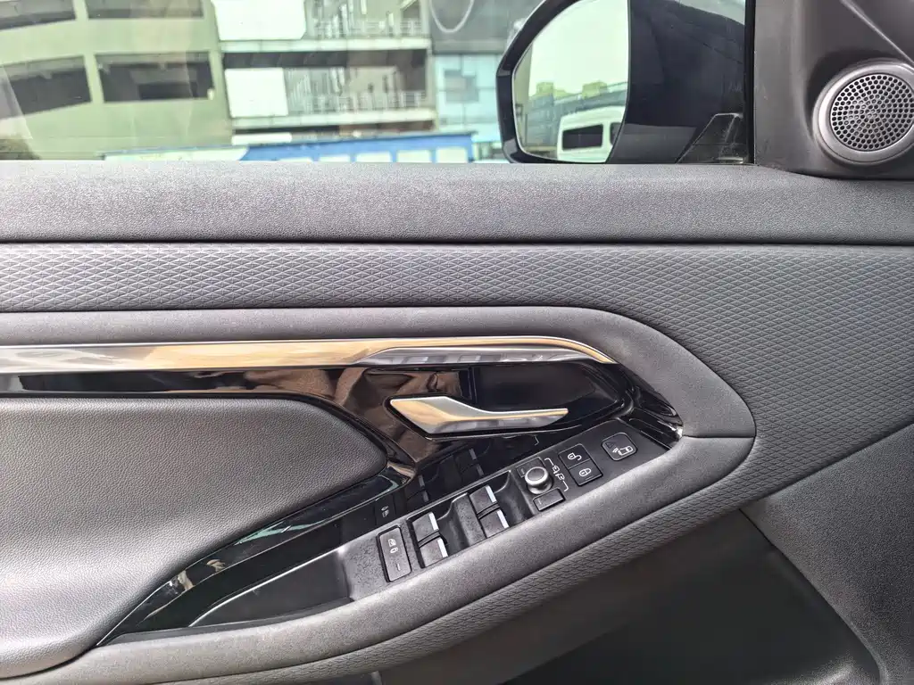 Land Rover Evoque — миниатюра 11
