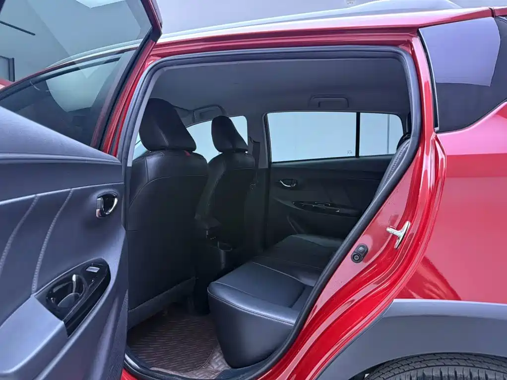 Toyota Yaris L — миниатюра 17