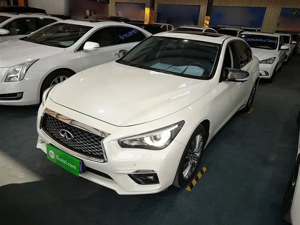 Купить Infiniti Q50L