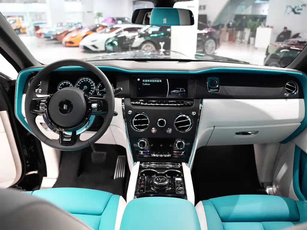 Rolls-Royce Cullinan 2018 мест