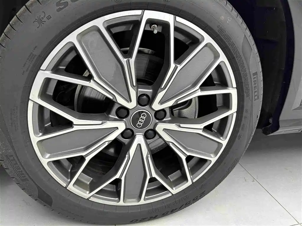 Audi Q5L — миниатюра 13