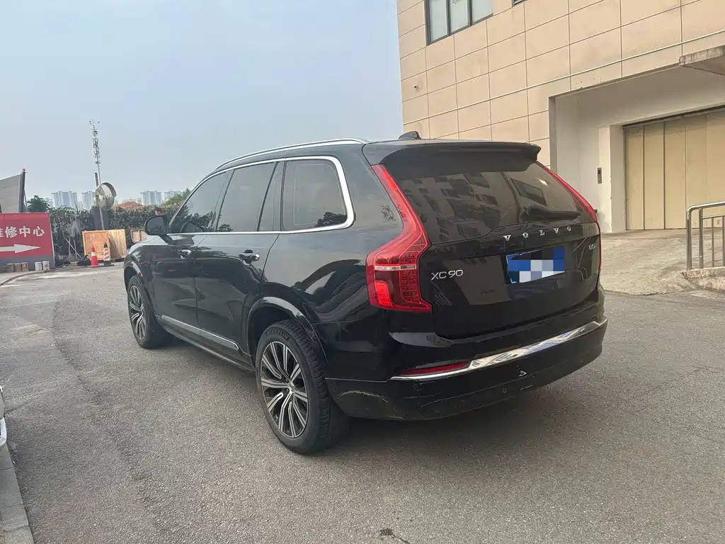 Volvo XC90 — миниатюра 9