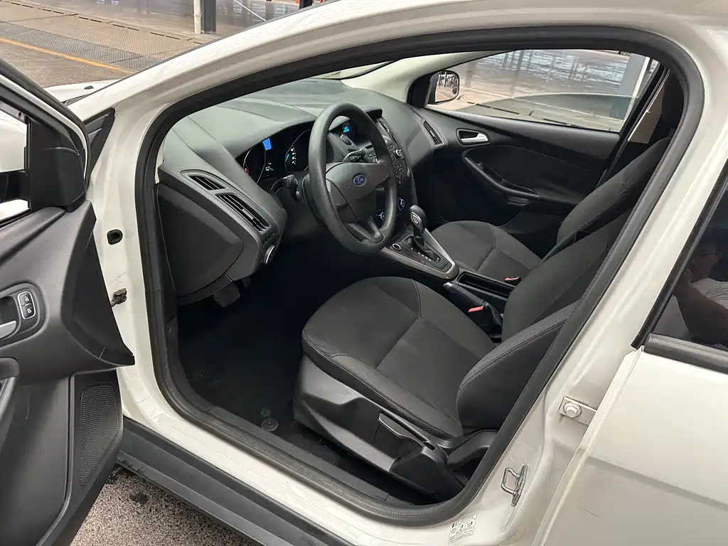 Ford Focus — миниатюра 7