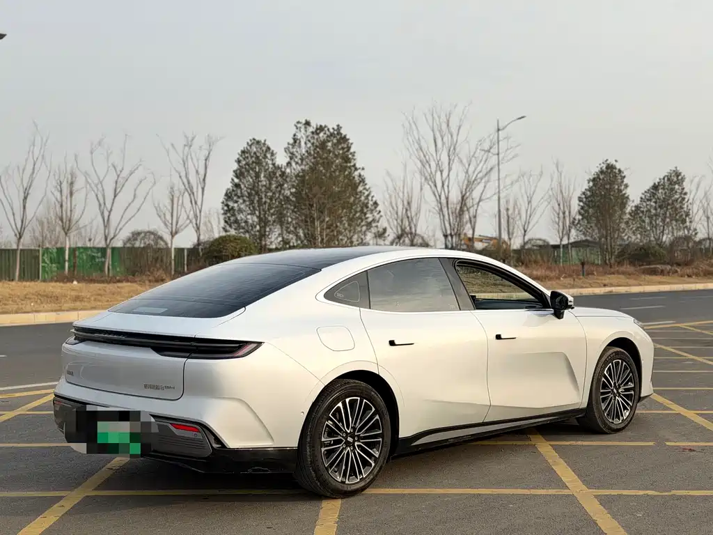 GEELY GALAXY GALAXY SPARKLE 8