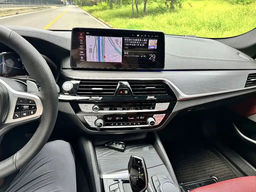 BMW 5 Series — миниатюра 11