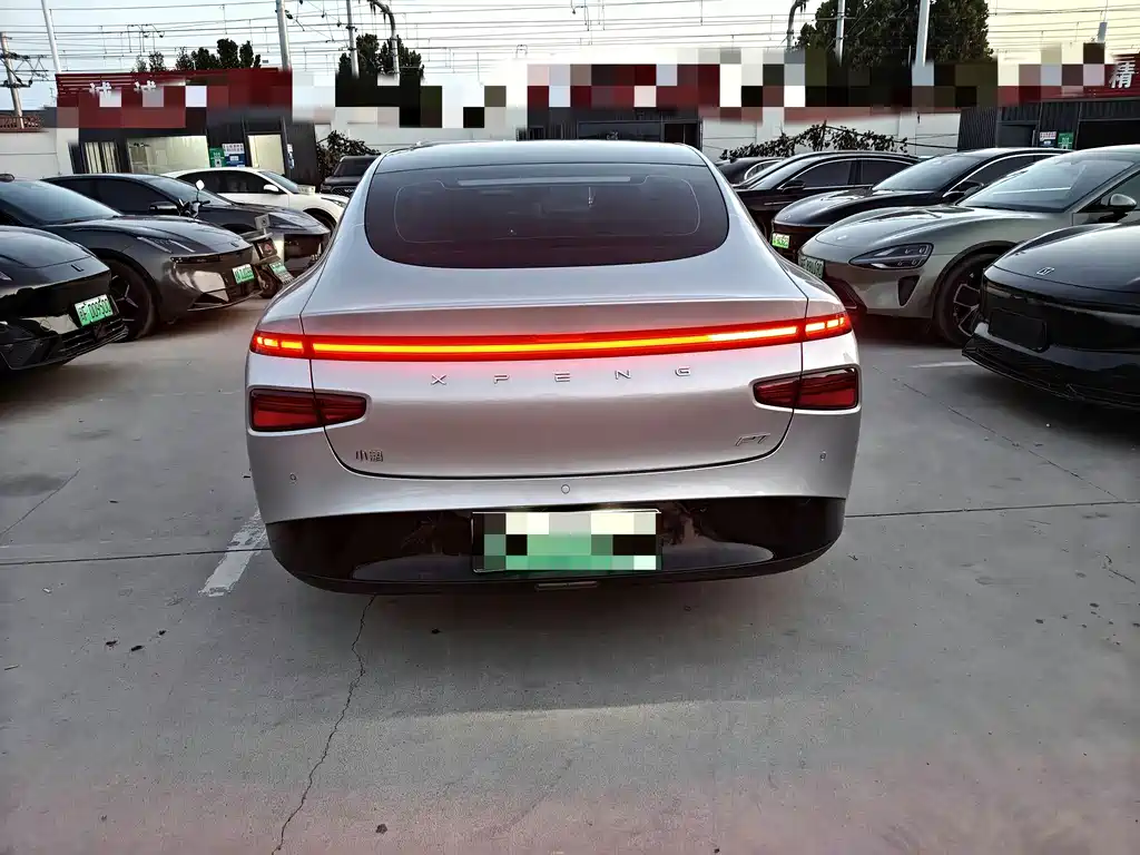 XPeng P7 — миниатюра 8