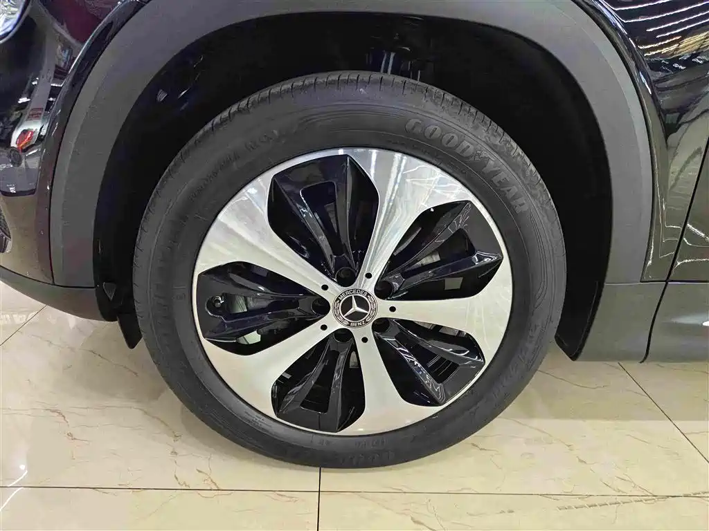 Mercedes-Benz GLB — миниатюра 10