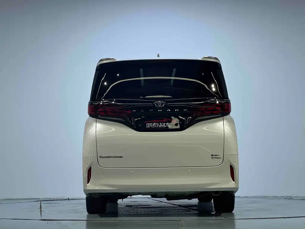 Toyota Alphard — миниатюра 18