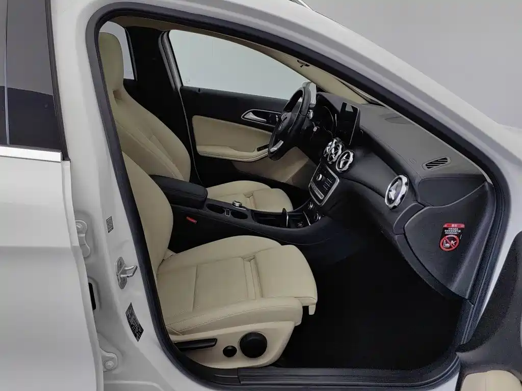 Mercedes-Benz GLA — миниатюра 23
